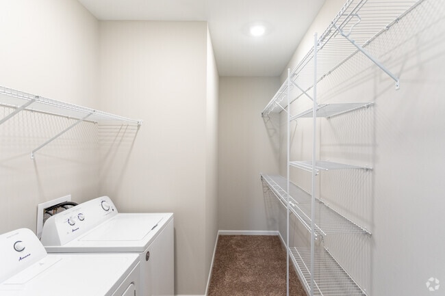 1BR, 1BA - Harmony - 863SF - Walk-In Closet