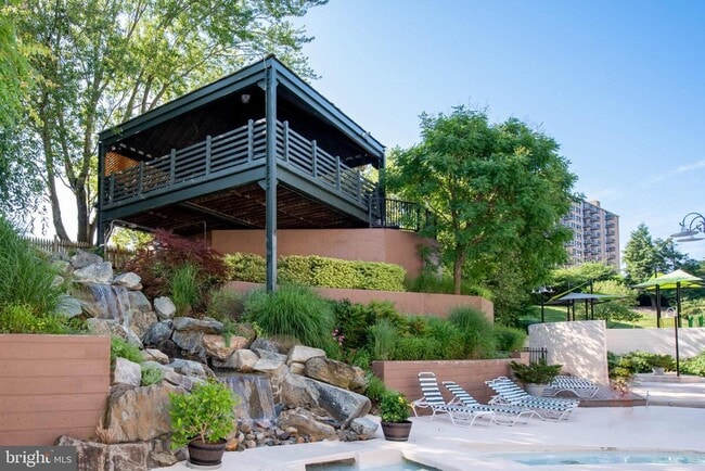 Photo - 307 Yoakum Pkwy Unit 1208
