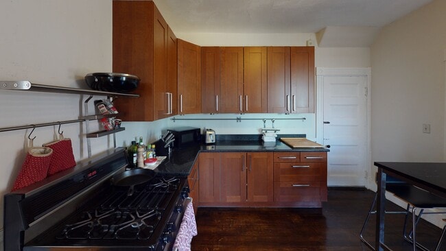 Photo - 5 Ashton Pl Unit 5