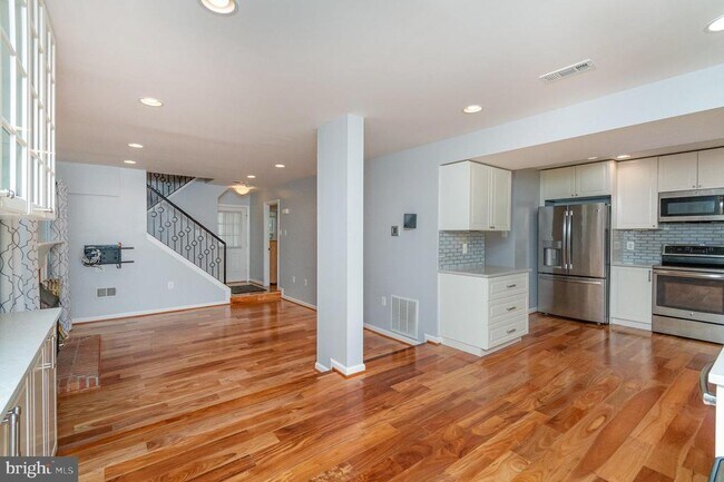 Photo - 15090 Holleyside Dr