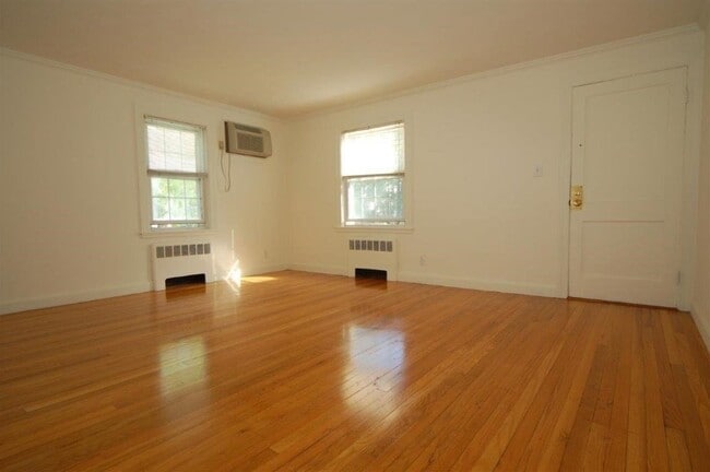Photo - 122 Warren St Unit 1
