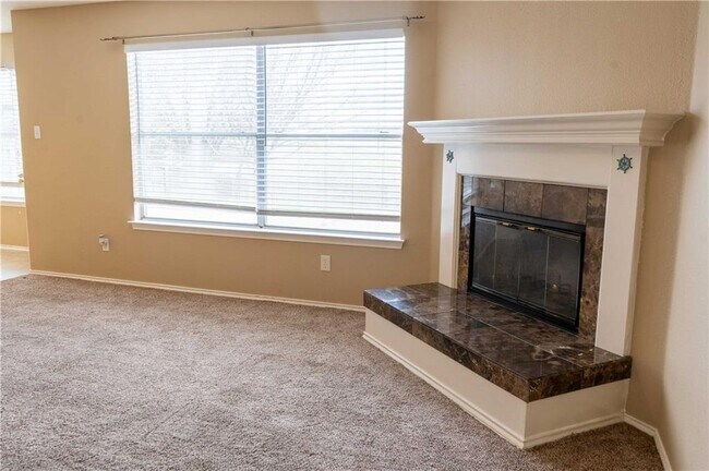 Photo - 1608 Diana Dr