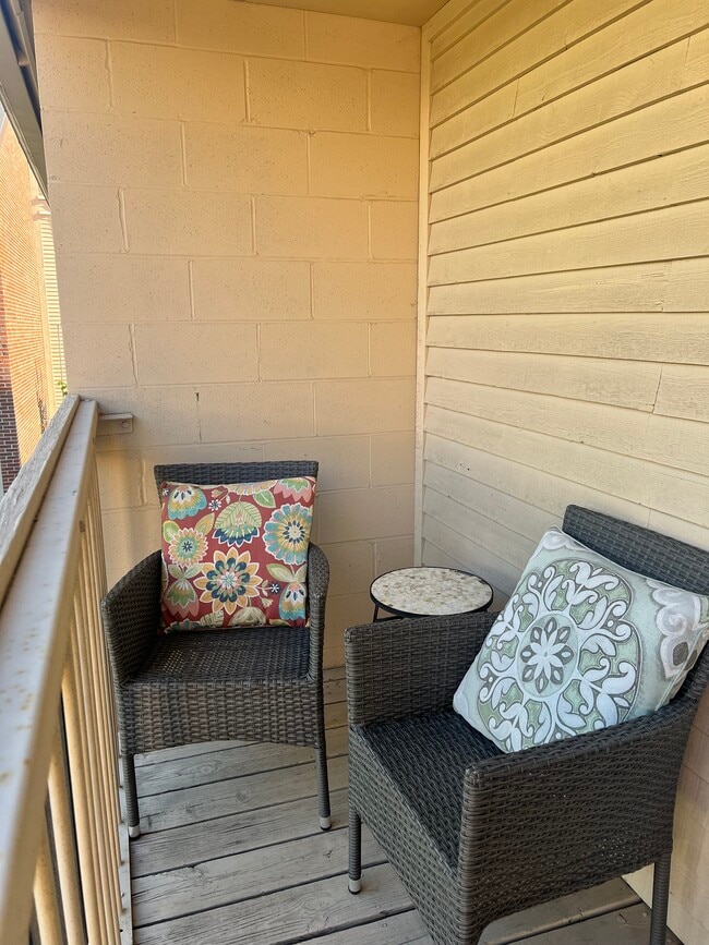 Photo - 37 S Williams St Unit Hill Gardens