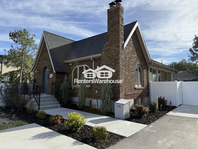 Building Photo - 4555 Highland Dr. Rental