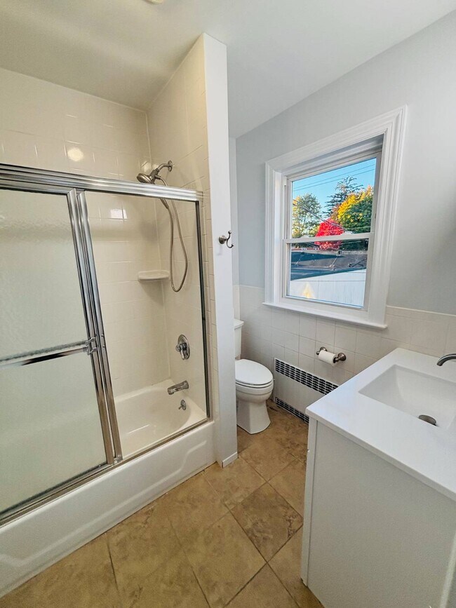 Photo - 45 Glen Head Rd