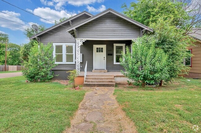 Building Photo - Newly Renovated 3 Bed, 3 Bath Home in Waco