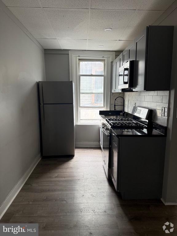 Building Photo - 2213 W Tioga St Unit 3A Rental