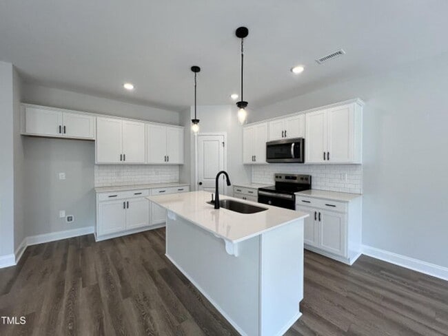 Photo - 3 Bedroom/2.5 Bath/Loft/1 Car Garage Townhome in Clayton