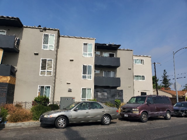 Photo - Vanowen Villas