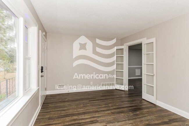 Photo - 4527 Robney Dr