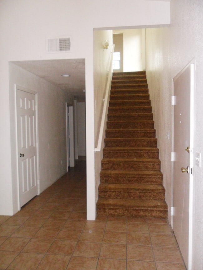 Photo - 516 E Waverly St Unit #2