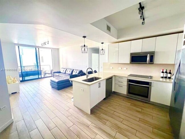 Photo - 999 SW 1st Ave Unit 999 SW 1st Ave # 1807