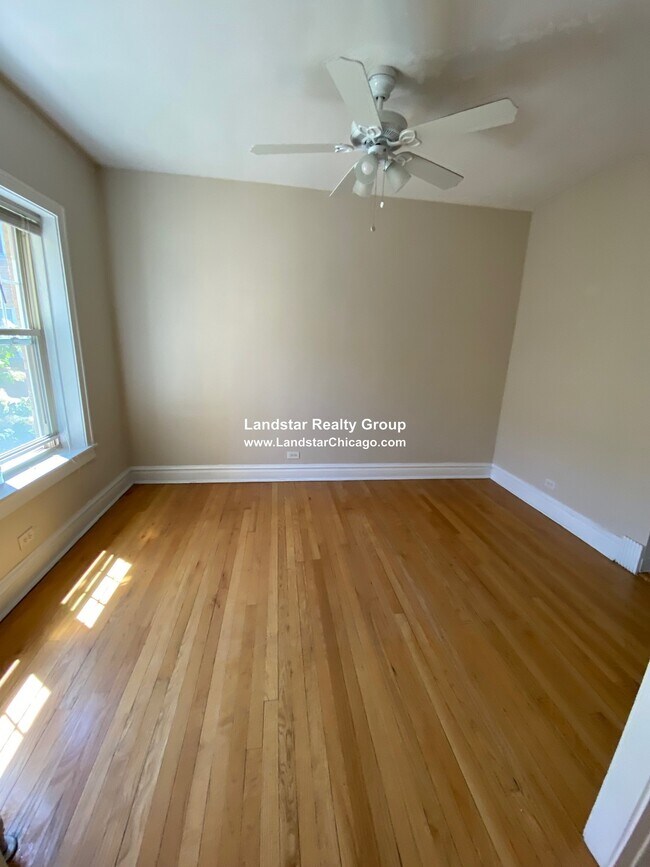 Photo - 918 Reba Pl Unit 3S