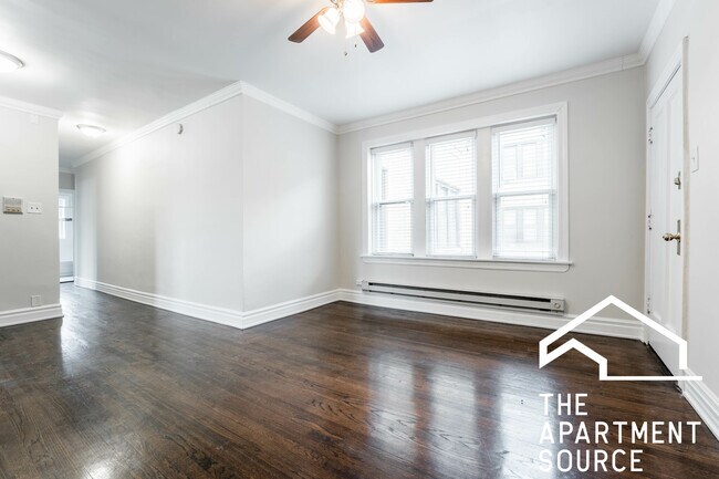 Photo - 3825 N Greenview Ave Unit 2E