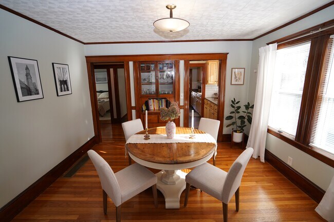 Photo - 15 Perthshire Rd Unit 1