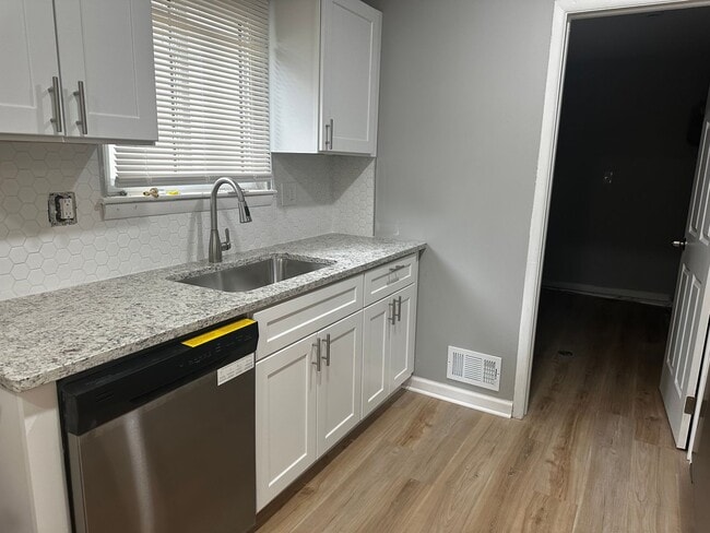 Photo - 3 Bedroom Home In Harper Woods