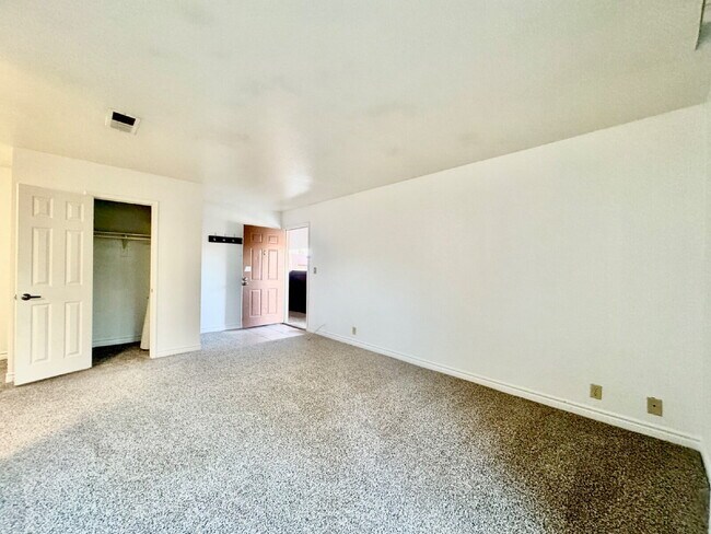 Photo - Las Vegas Guard-Gated Condo for Rent | Bella Vita Community | 1 Bedroom Upstairs Unit Unit #282