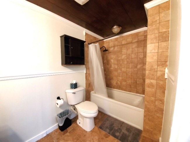 Photo - 526 Monroe St