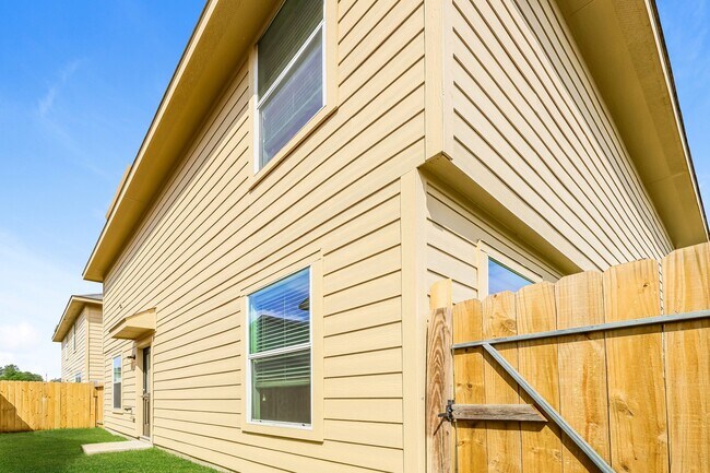 Building Photo - 2438 Gibbs Bend Ct