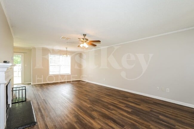 Photo - 4815 Bob White Run