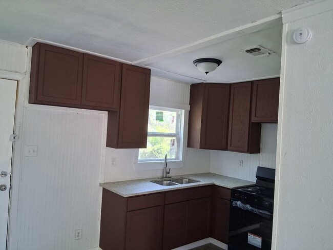 Photo - 1302 Pecan St