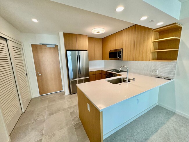 Photo - 1/1/1 at the New Sky Ala Moana, 17th floor... Unit 1707