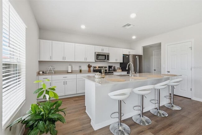 Photo - 1330 Current Pl