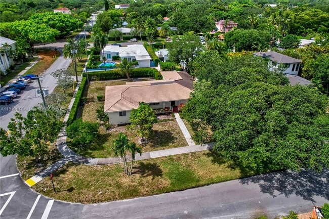 Photo - 386 NE 99th St House