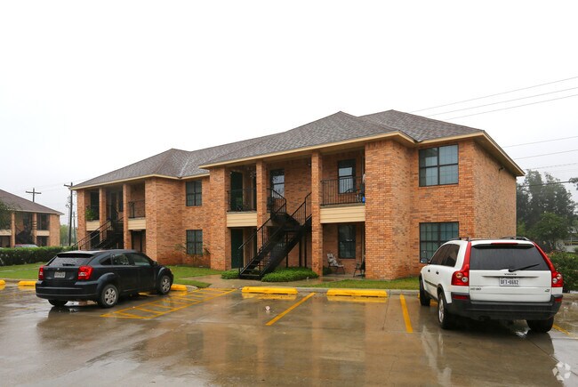 Lantana Apartments - Lantana Apartments