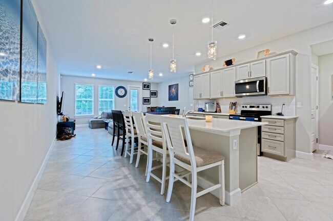 Photo - 1832 SE Roxy Way