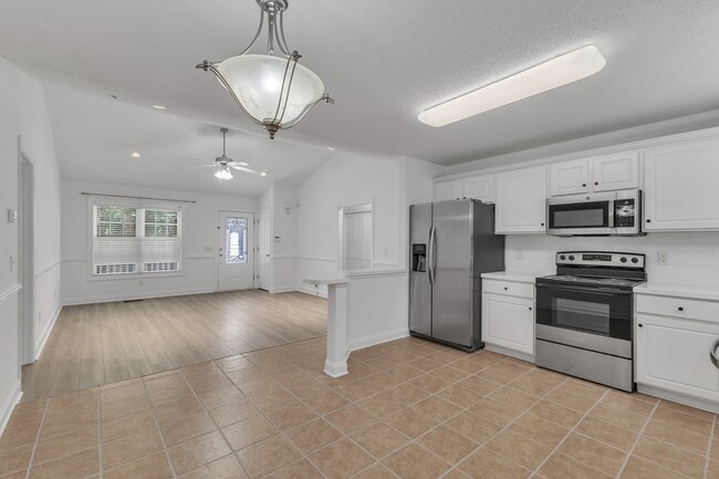 Photo - 7040 Pine Rd