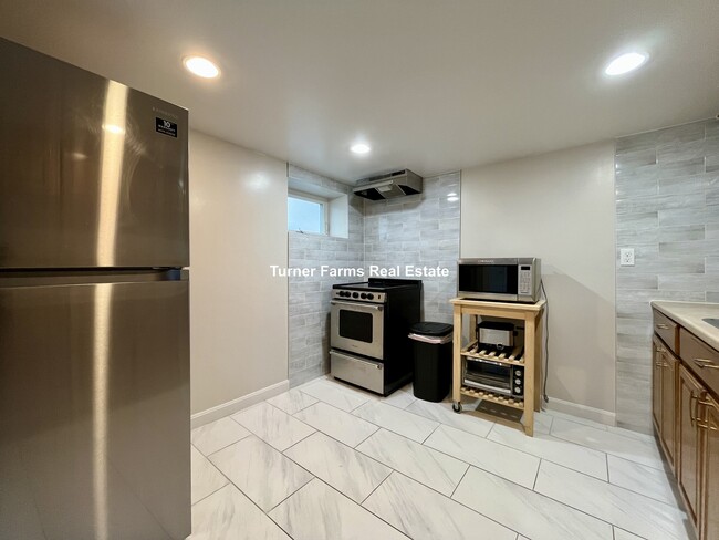 Photo - 77 Fairfax St