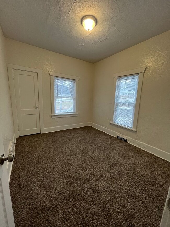 Photo - Cute 2 Bedroom Cottage!