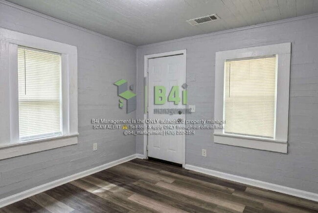 Photo - 220 E Render St
