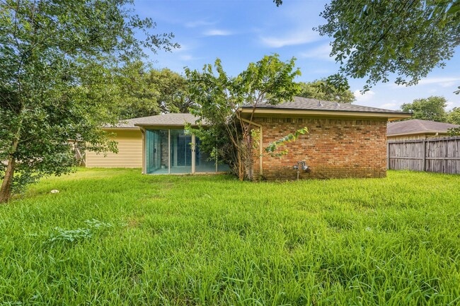 Photo - 810 Sunnybrook Ln