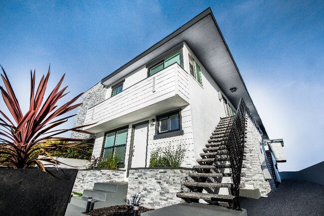 Photo - 2730 Raymond Ave