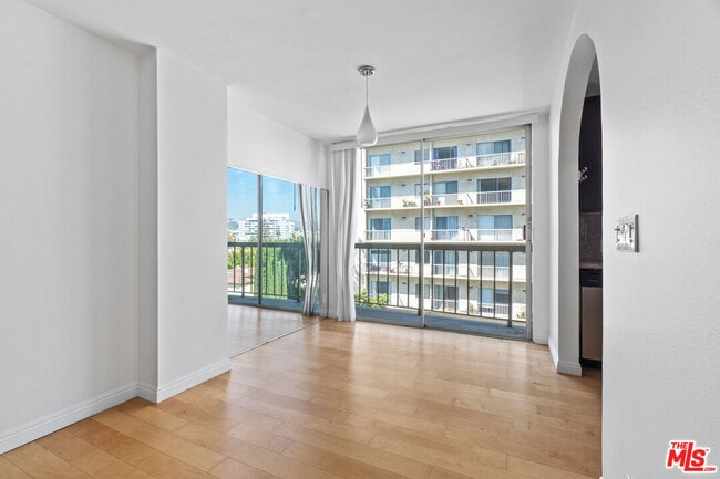 Building Photo - 10747 Wilshire Blvd Unit 805