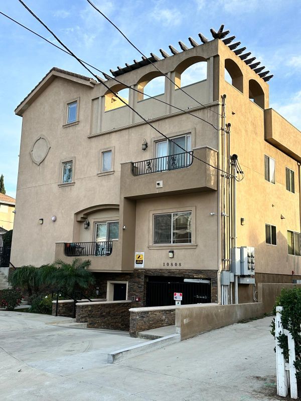 Photo - 10808 Kling St Condo