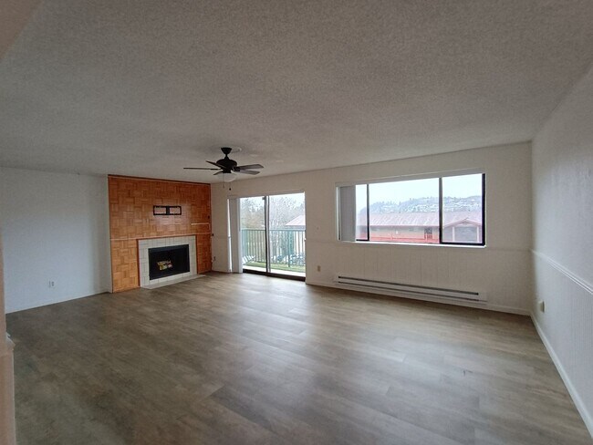 Photo - Centrally Located Town View Condo For Rent