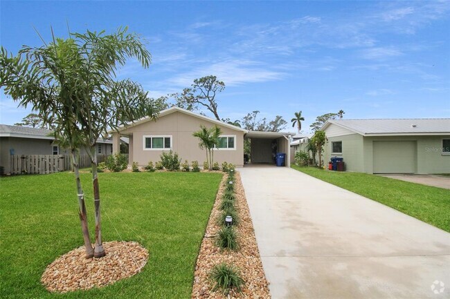 Building Photo - 5824 Wildwood Ave Rental