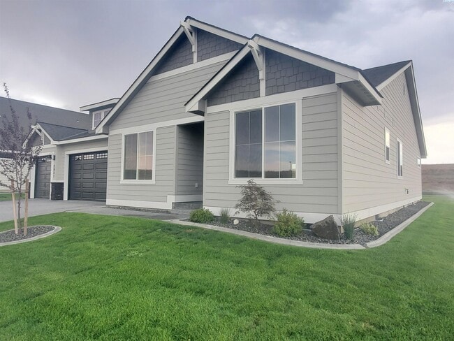 Photo - Brand New South Orchard Subdivision Rental