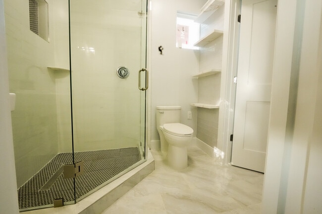 Photo - 1932 Hubbard St