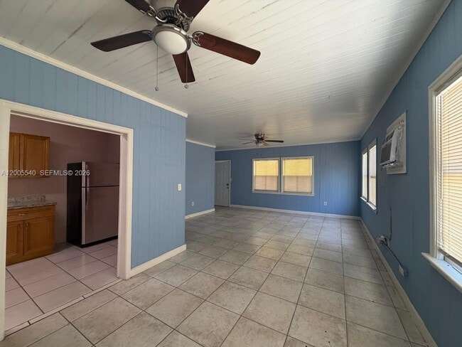 Photo - 2835 SW 37th Ct Unit 1