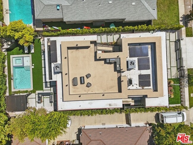 Photo - 4904 Van Noord Ave