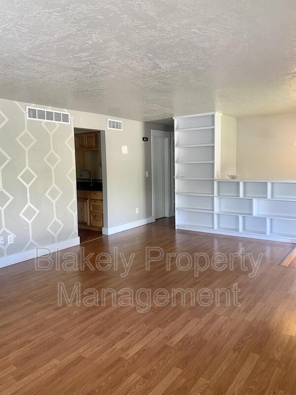 Photo - 1541 Marilyn Cir