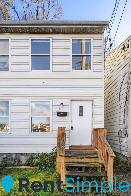 Photo - 430 Chase St