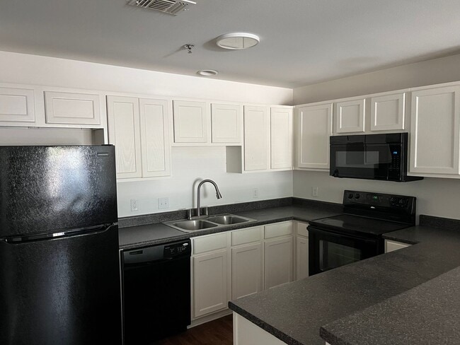 Photo - 2515 Martin St Unit 102A