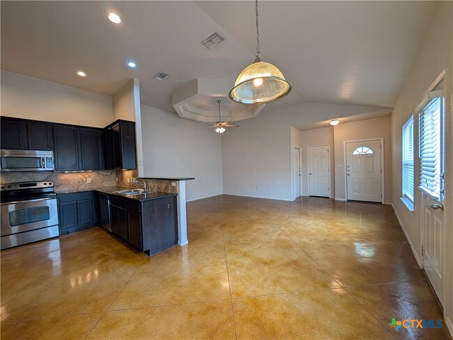 Photo - 229 Anne Louise Dr