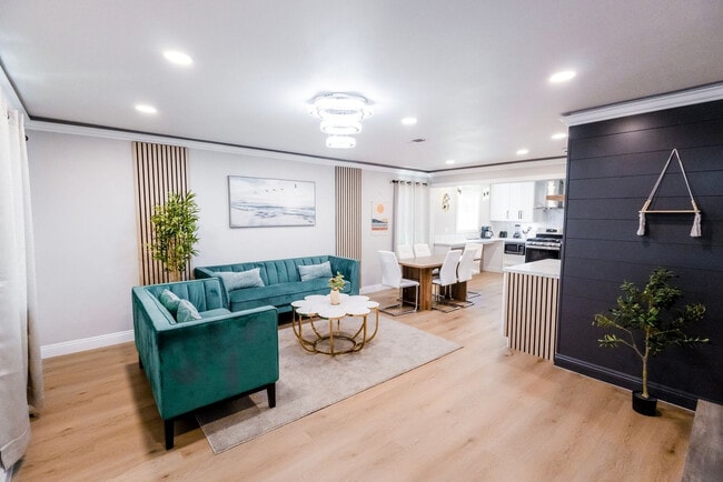 Building Photo - 6168 Cumberland St Unit ID1471805P