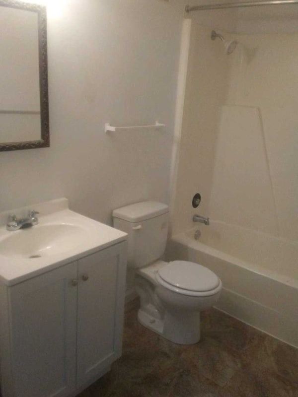 Photo - 1411 W High St